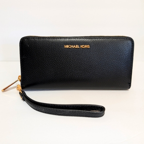 Michael Kors Jet Set Travel Continental Leather Wallet